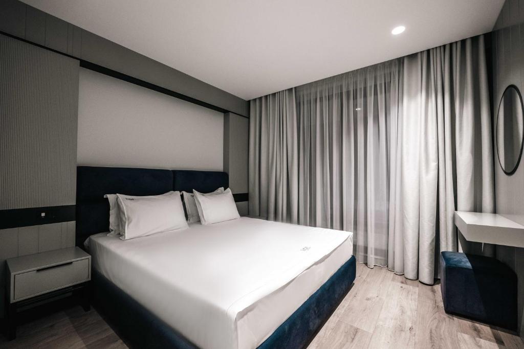 Superior Suite with Balcony